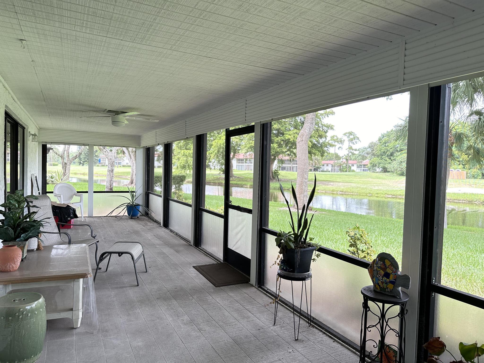 9302 Vista Del Lago A