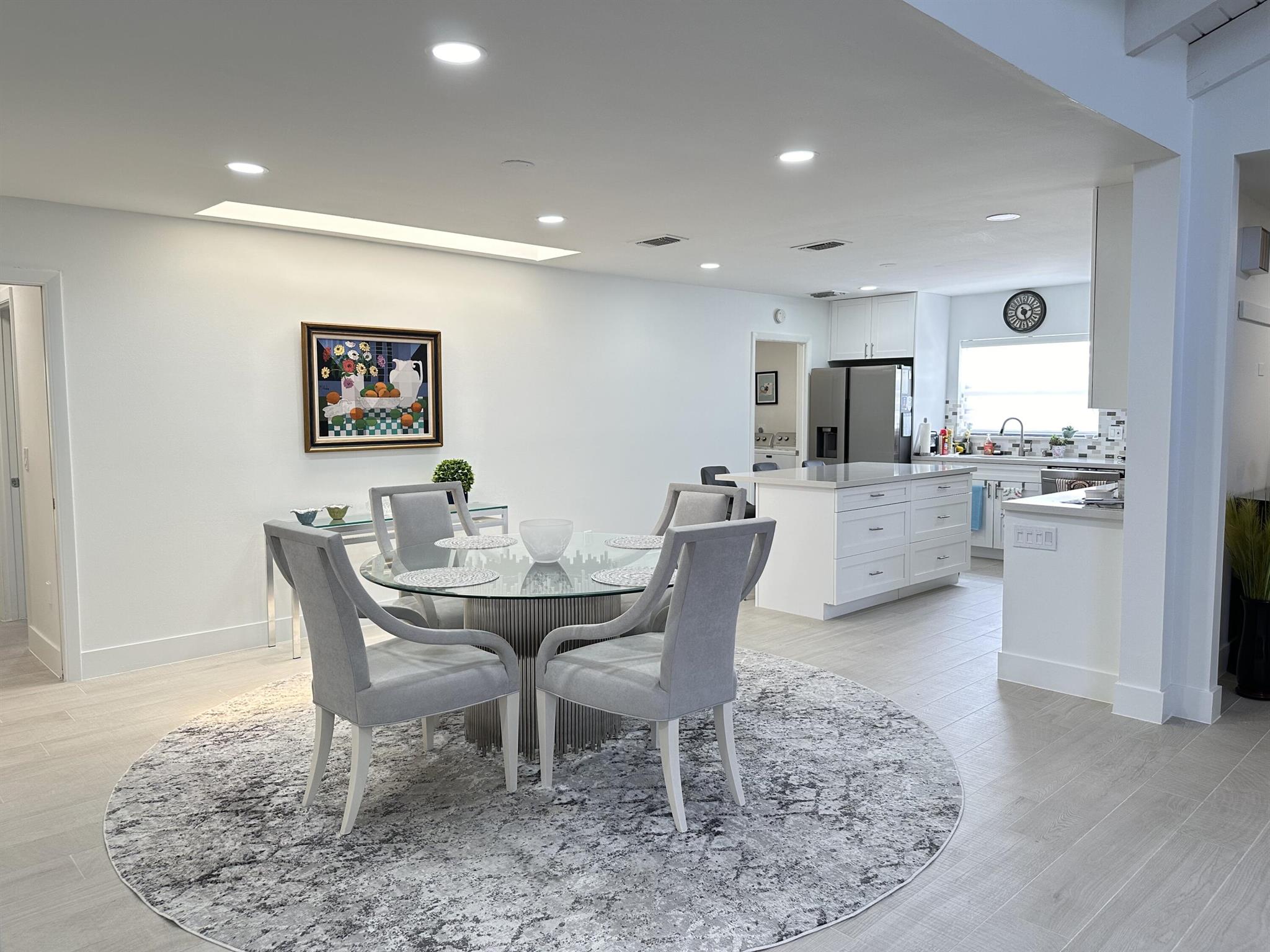 9302 Vista Del Lago A