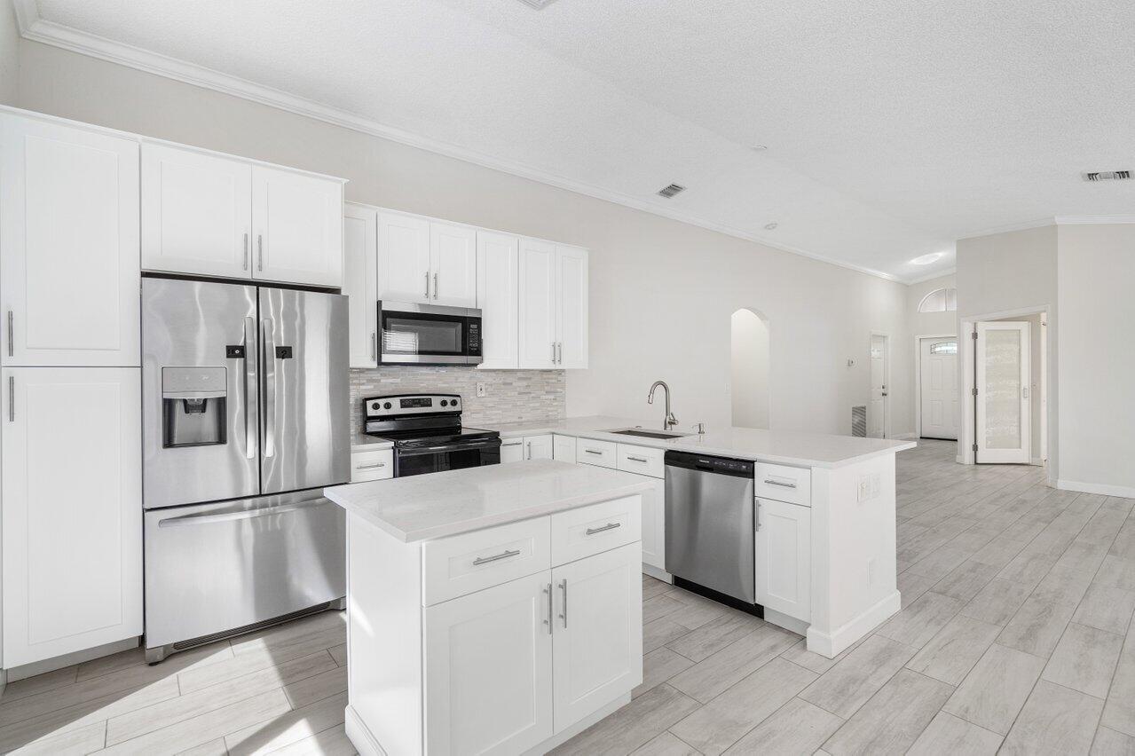 6705 Green Island Circle