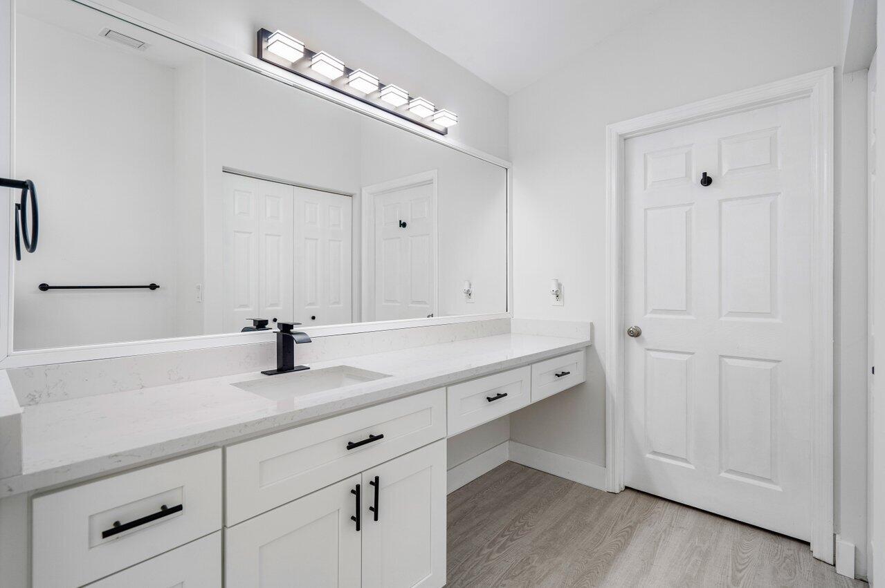 6705 Green Island Circle