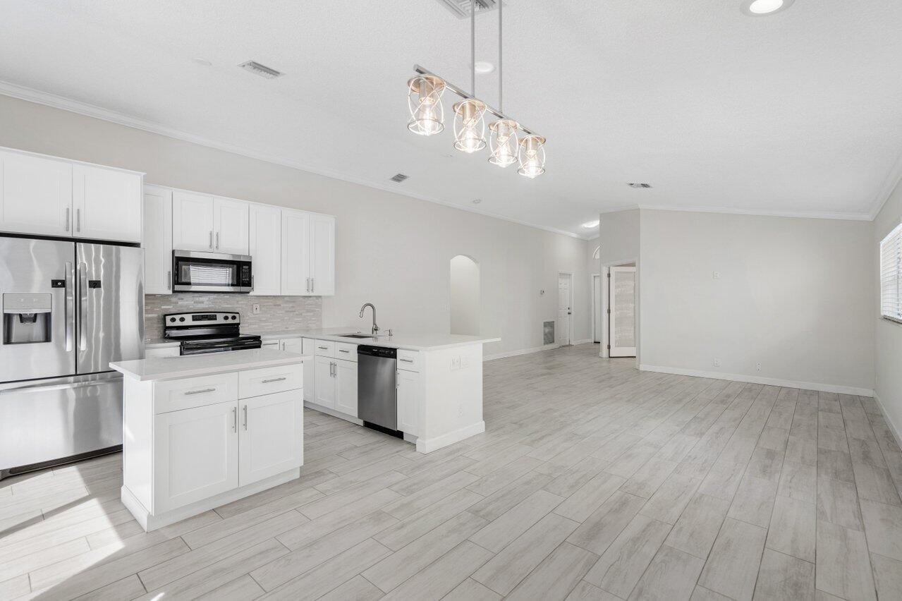 6705 Green Island Circle