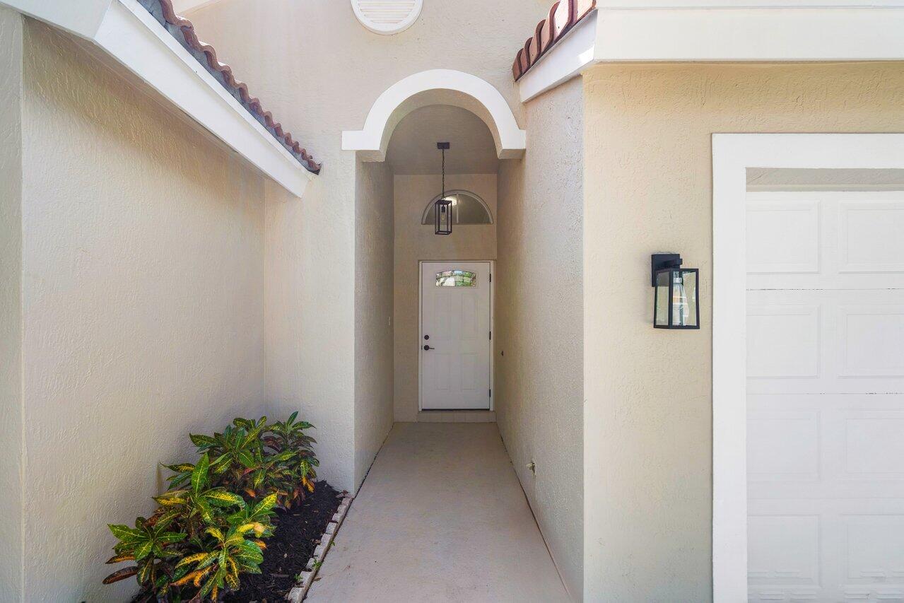 6705 Green Island Circle