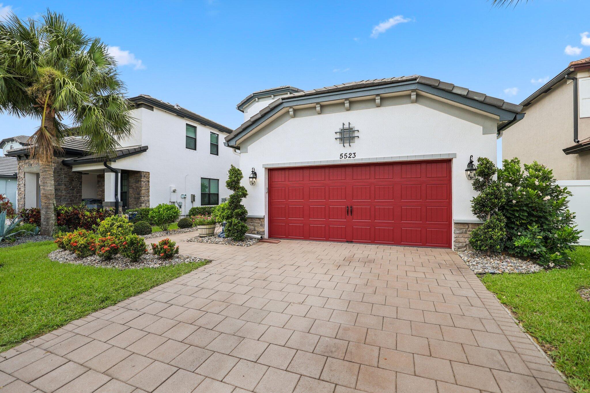 5523 Sandbirch Way
