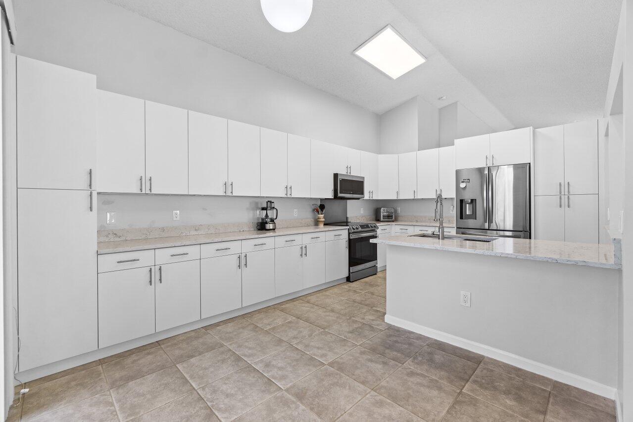 6617 Waverly Lane