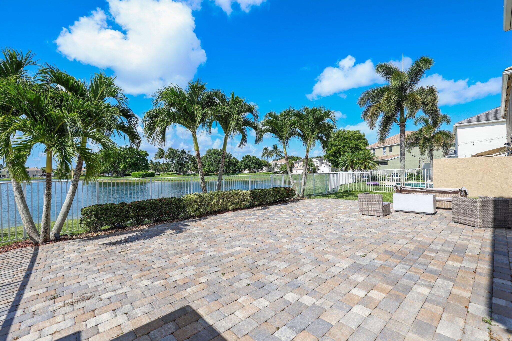 286 Berenger Walk