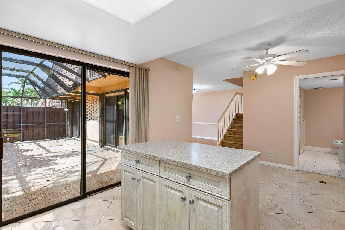 4 Atrium Circle A, Atlantis Unit: A