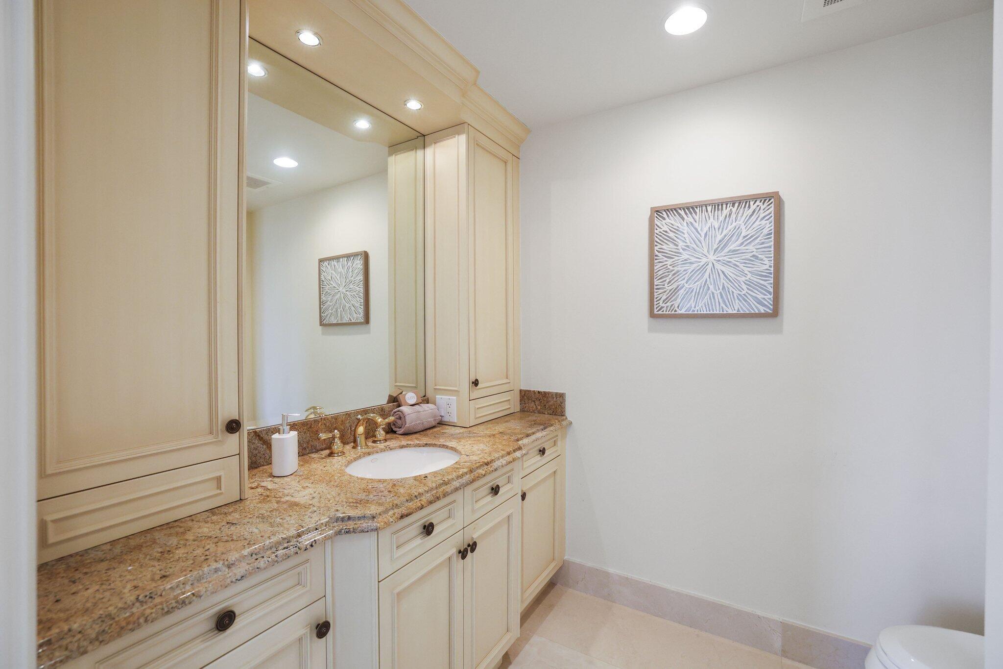 3920 N Ocean Drive 20a