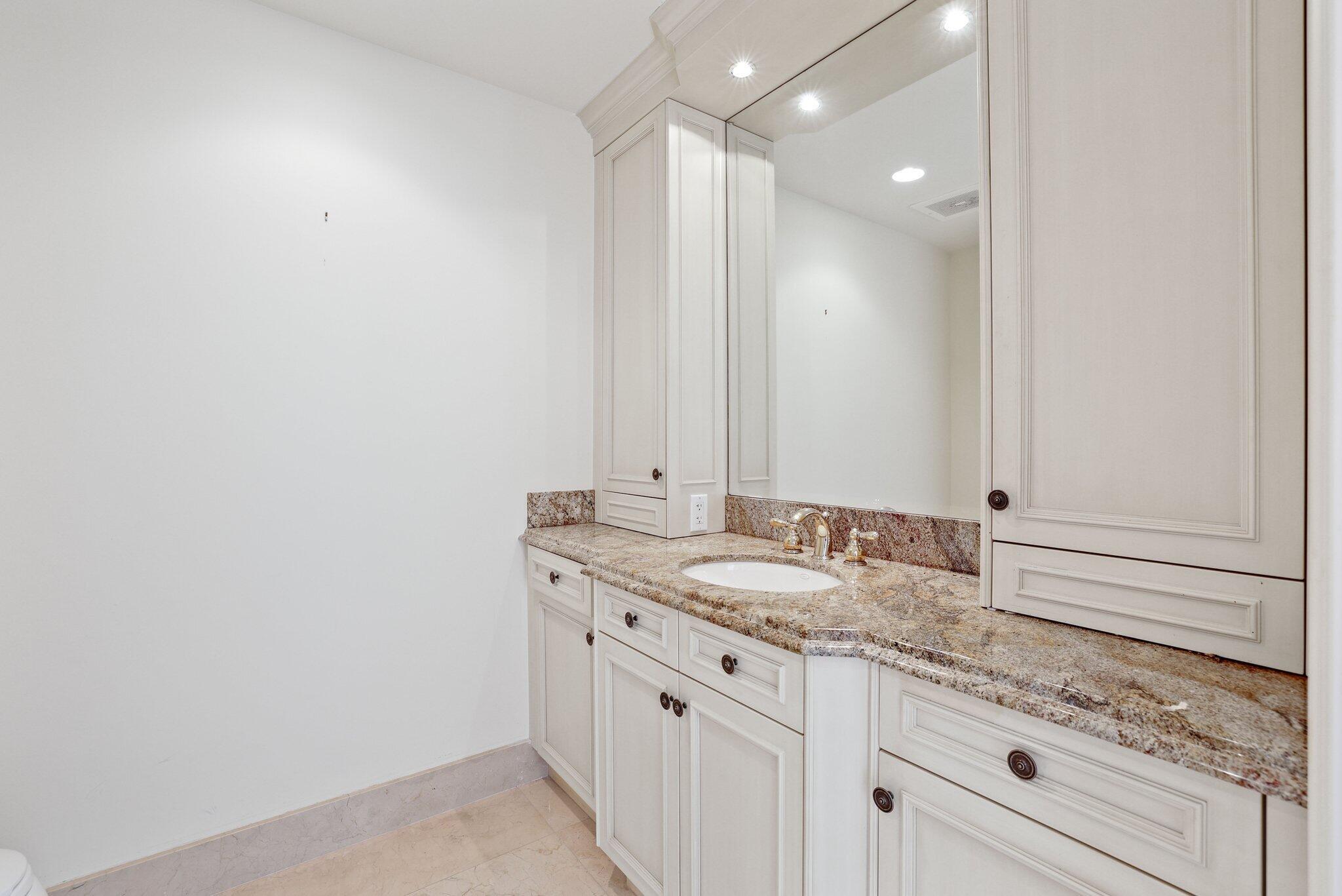 3920 N Ocean Drive 20a