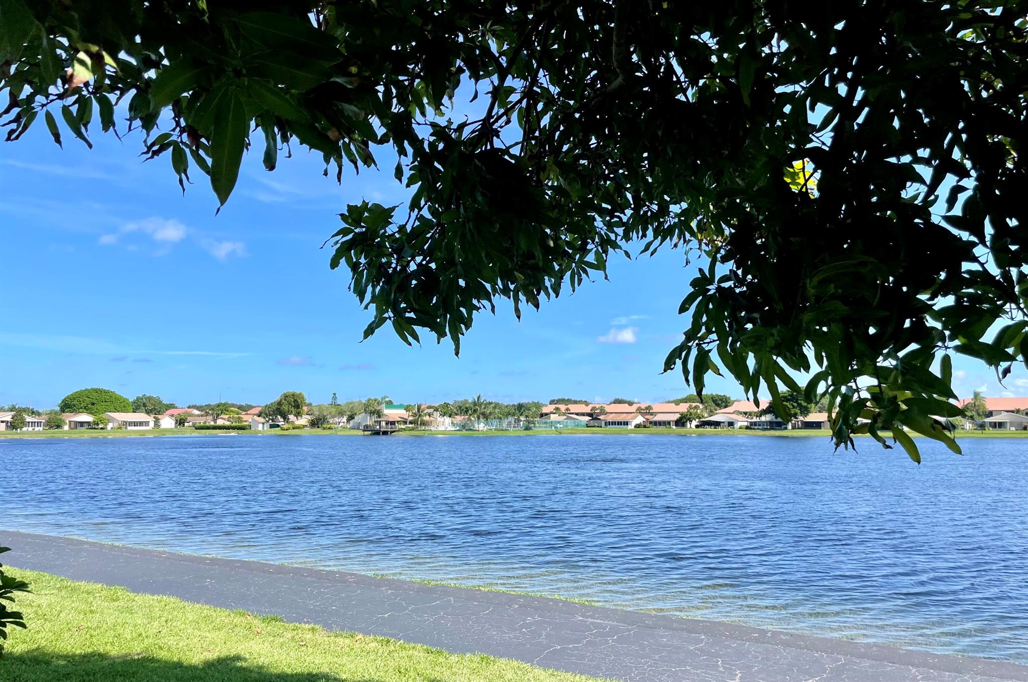 5671 Mirror Lakes Boulevard