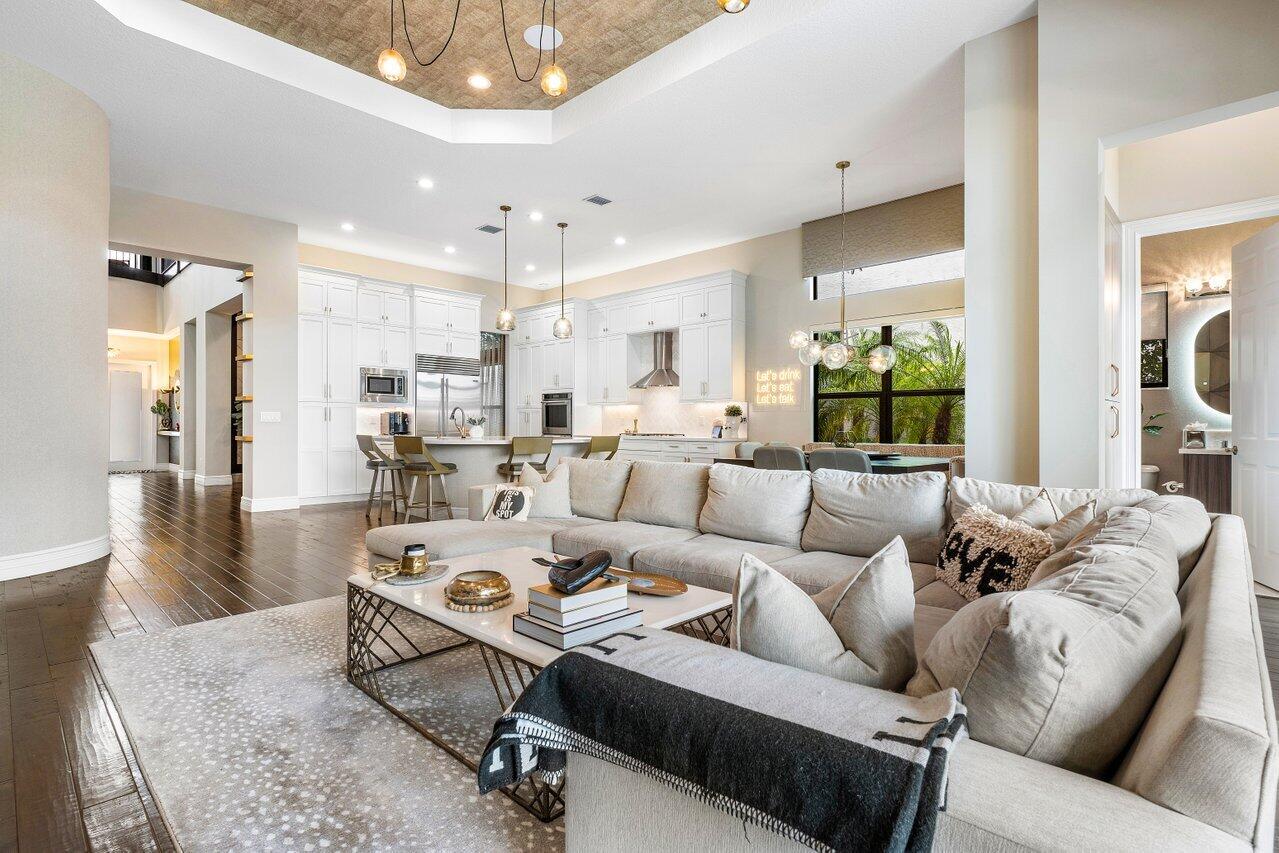 9813 Vitrail Lane