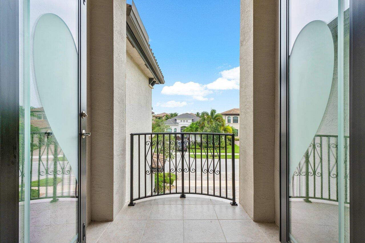 9813 Vitrail Lane