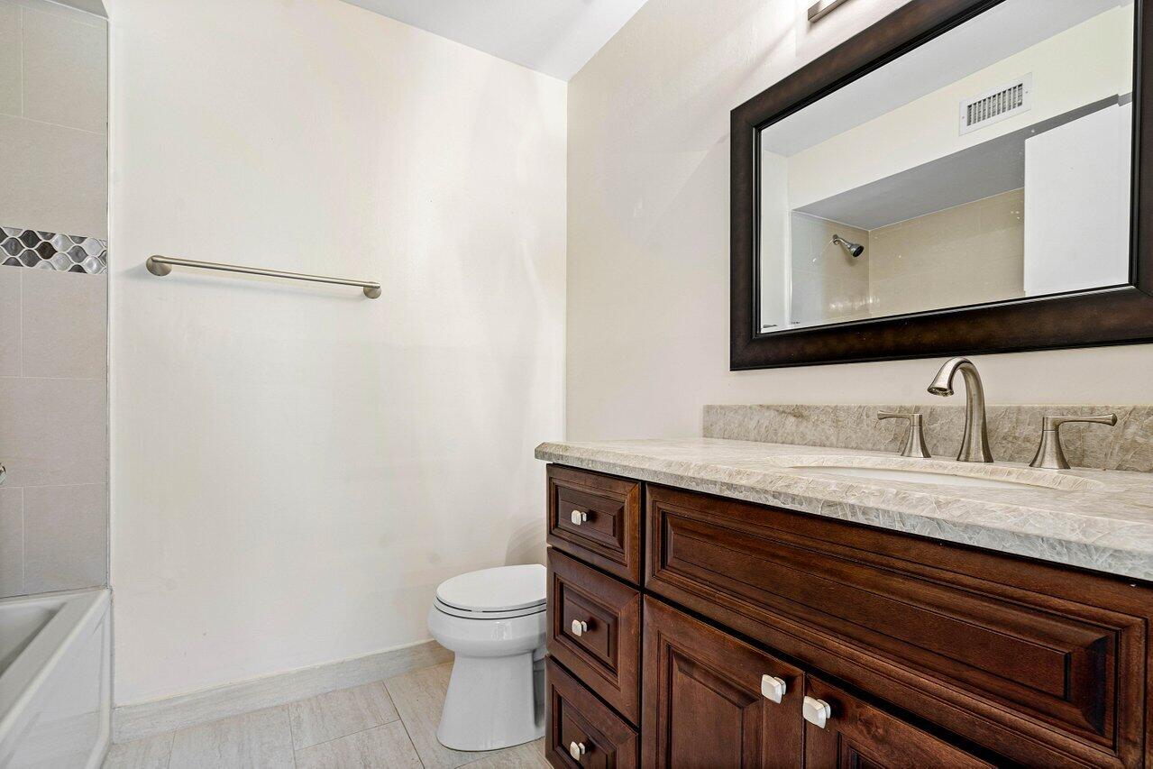 5295 Buckhead Circle (1030)