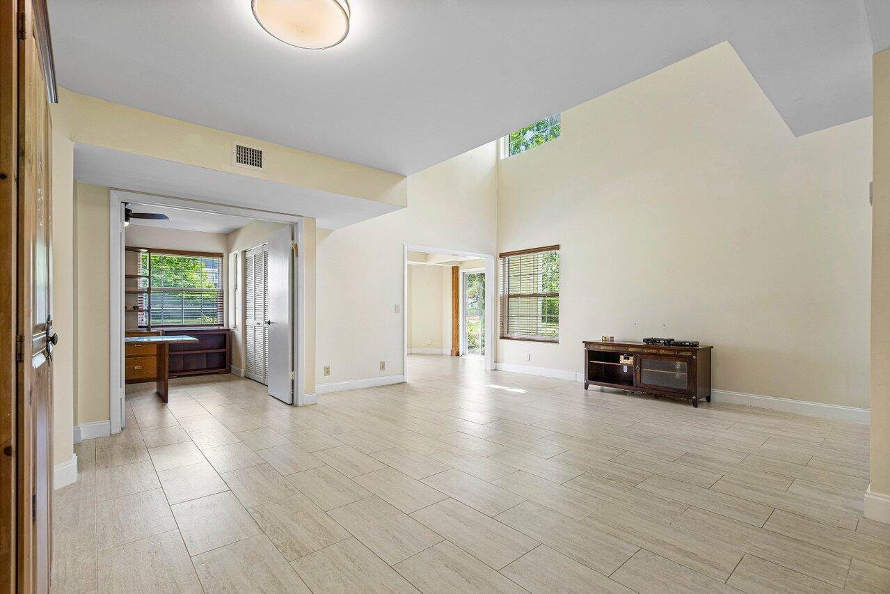 5295 Buckhead Circle (1030)