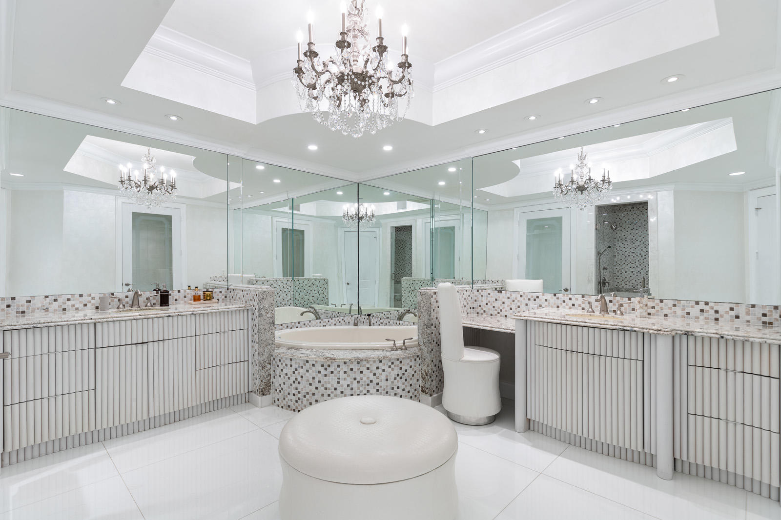 1 N Ocean Boulevard 305