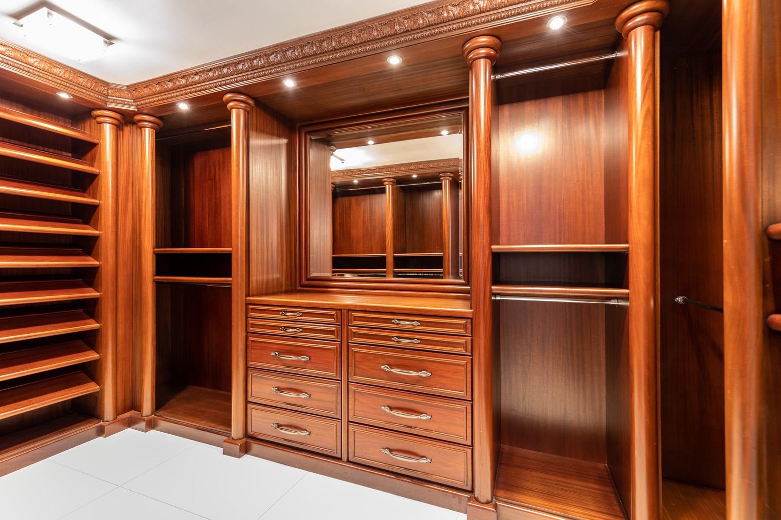 1 N Ocean Boulevard 305