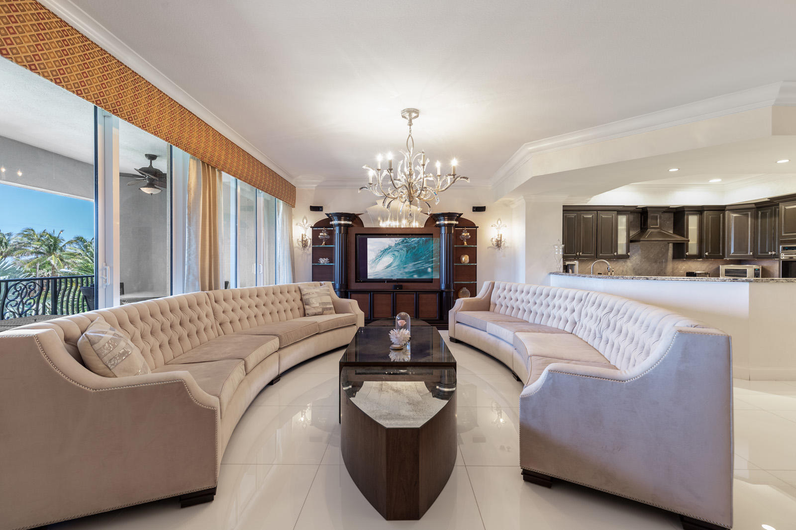 1 N Ocean Boulevard 305