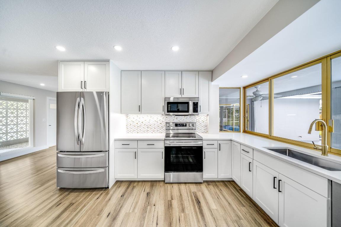 313 Cypress Lane, Palm Springs