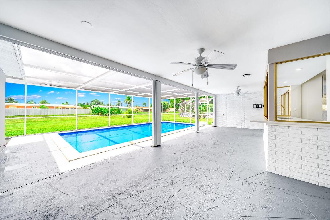 313 Cypress Lane, Palm Springs