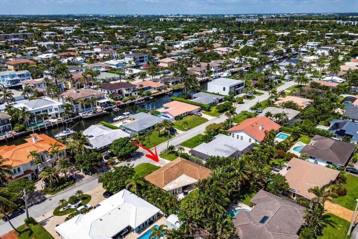 855 Berkeley Street ()