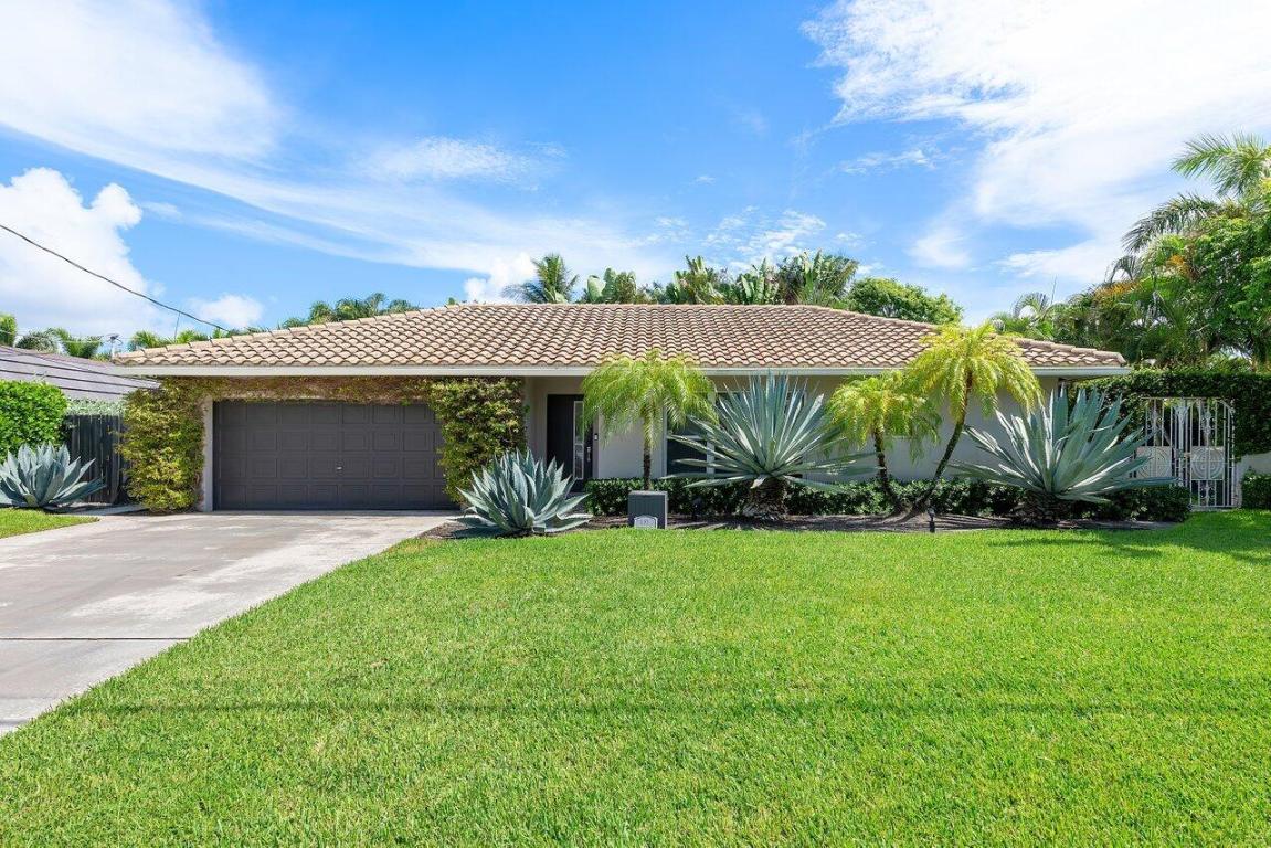 855 Berkeley Street ()