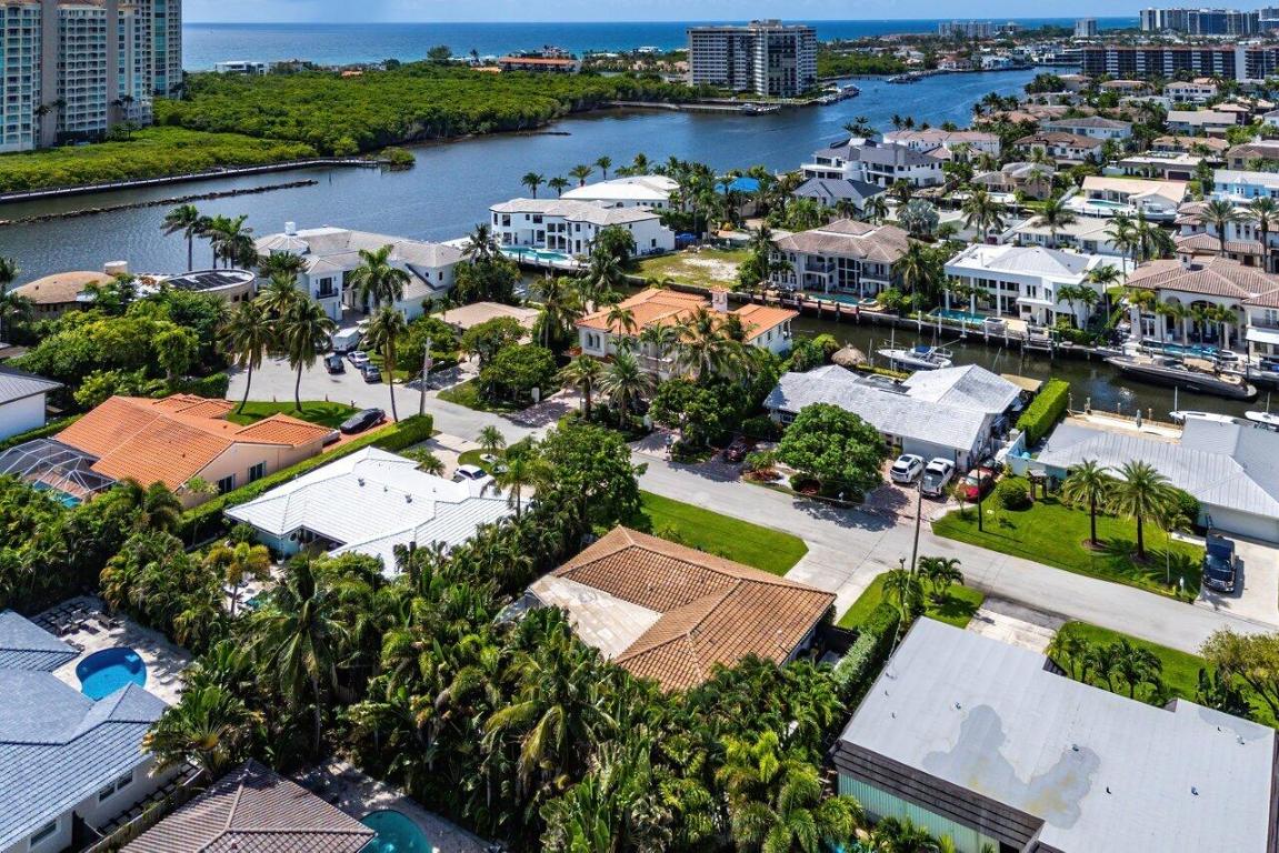 855 Berkeley Street ()