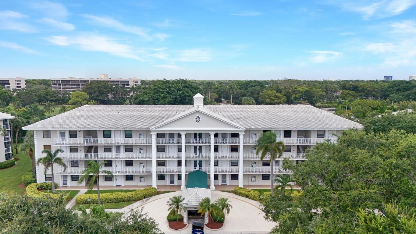 6121 Balboa Circle, 404, Boca Raton Unit: 404