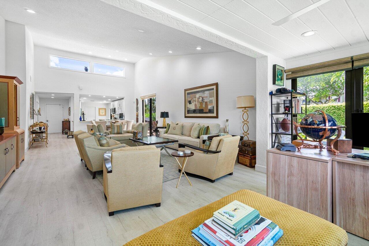 8 Eastgate Drive A