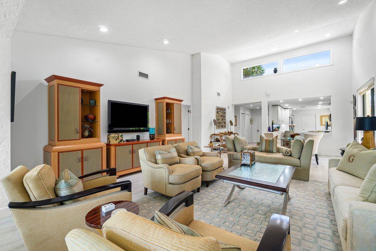 8 Eastgate Drive A