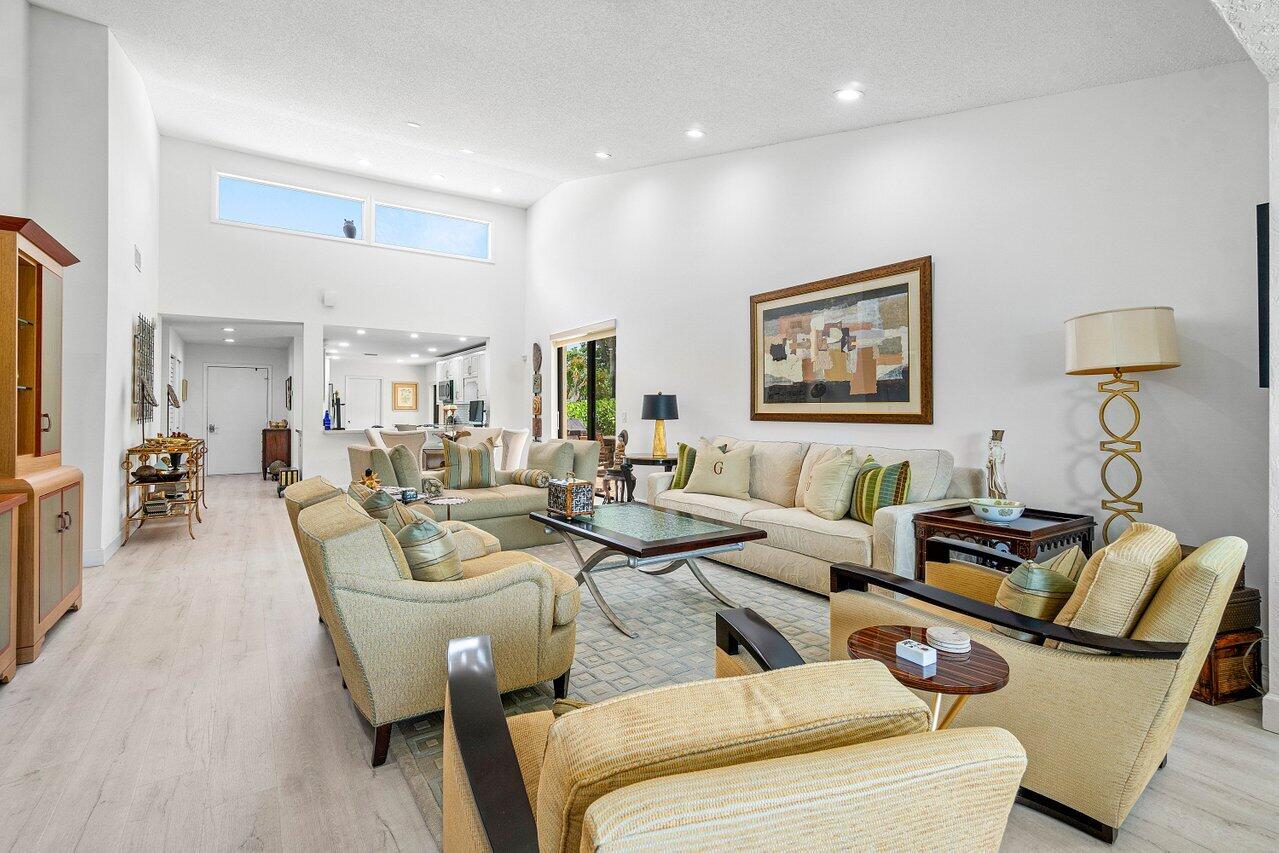 8 Eastgate Drive A