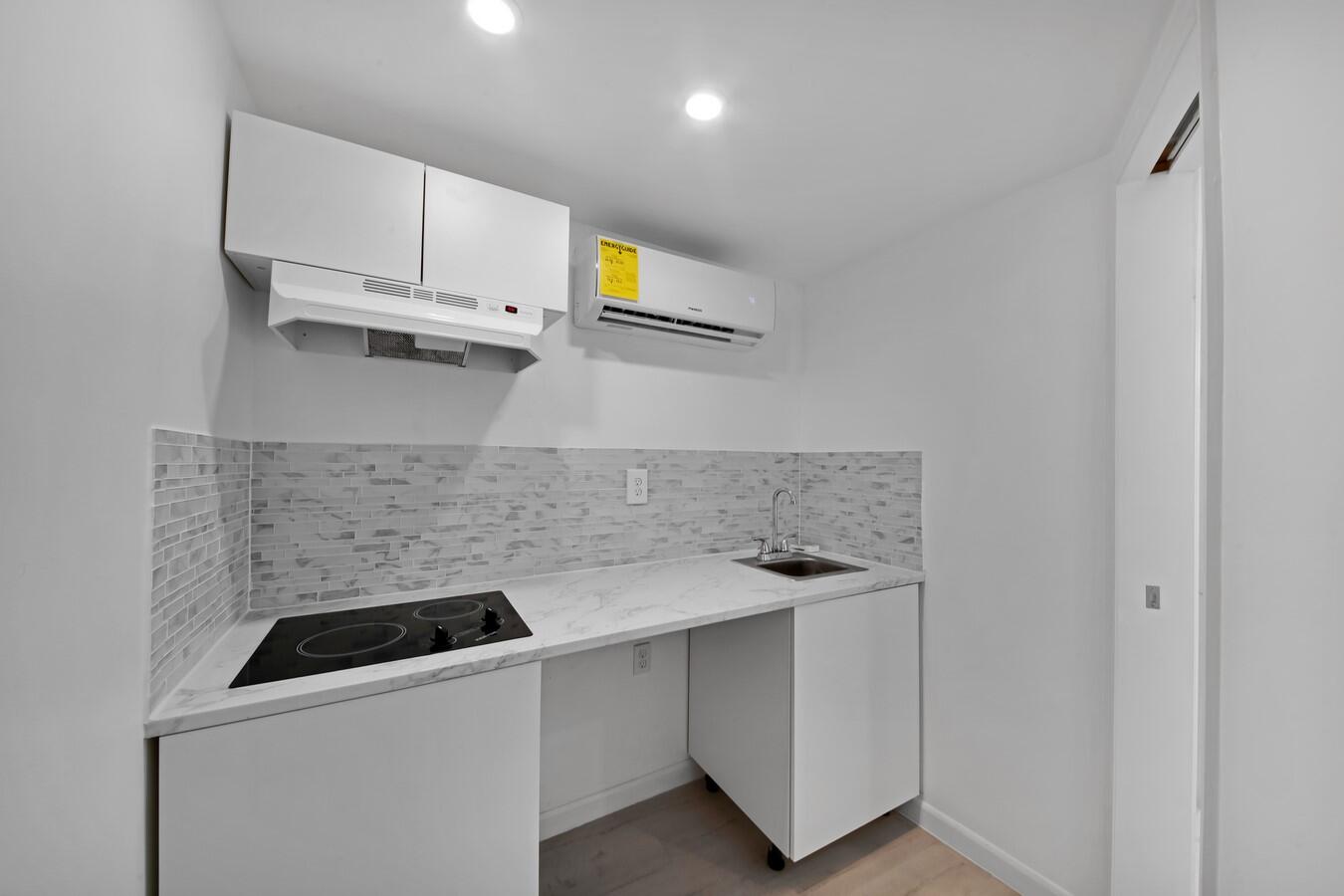 526 W Perry Street B, Lantana Unit: B