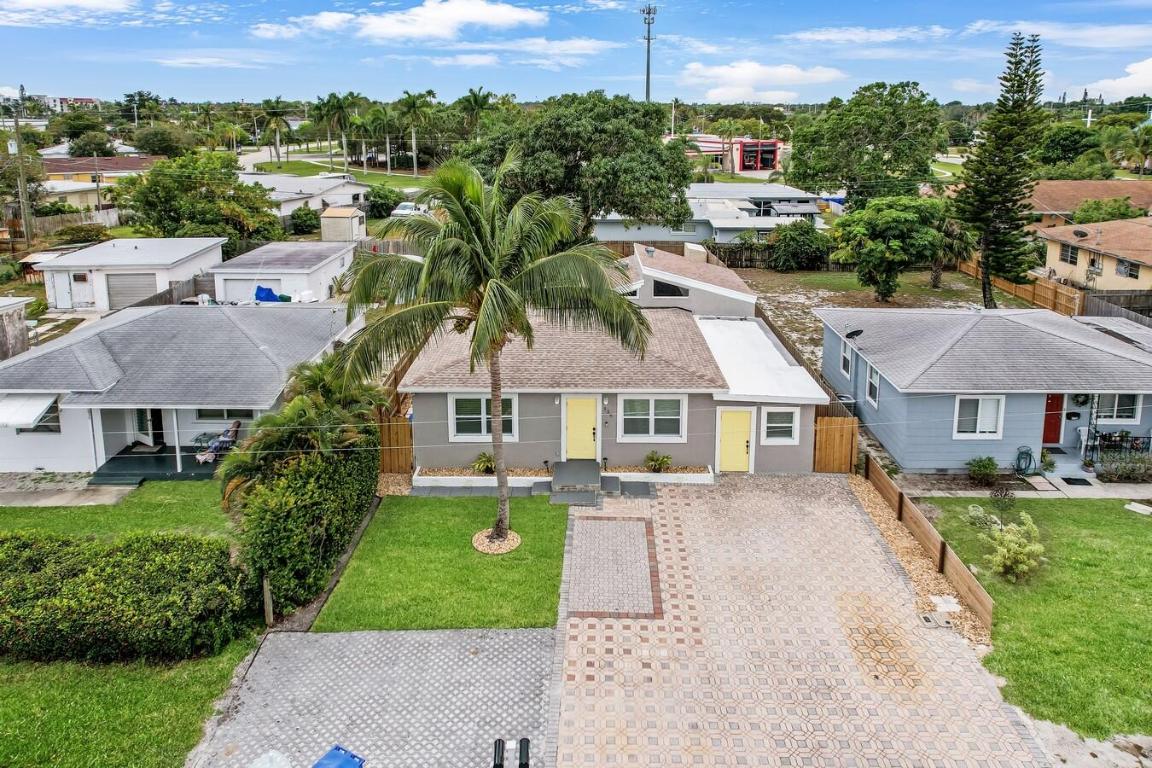 526 W Perry Street B, Lantana Unit: B