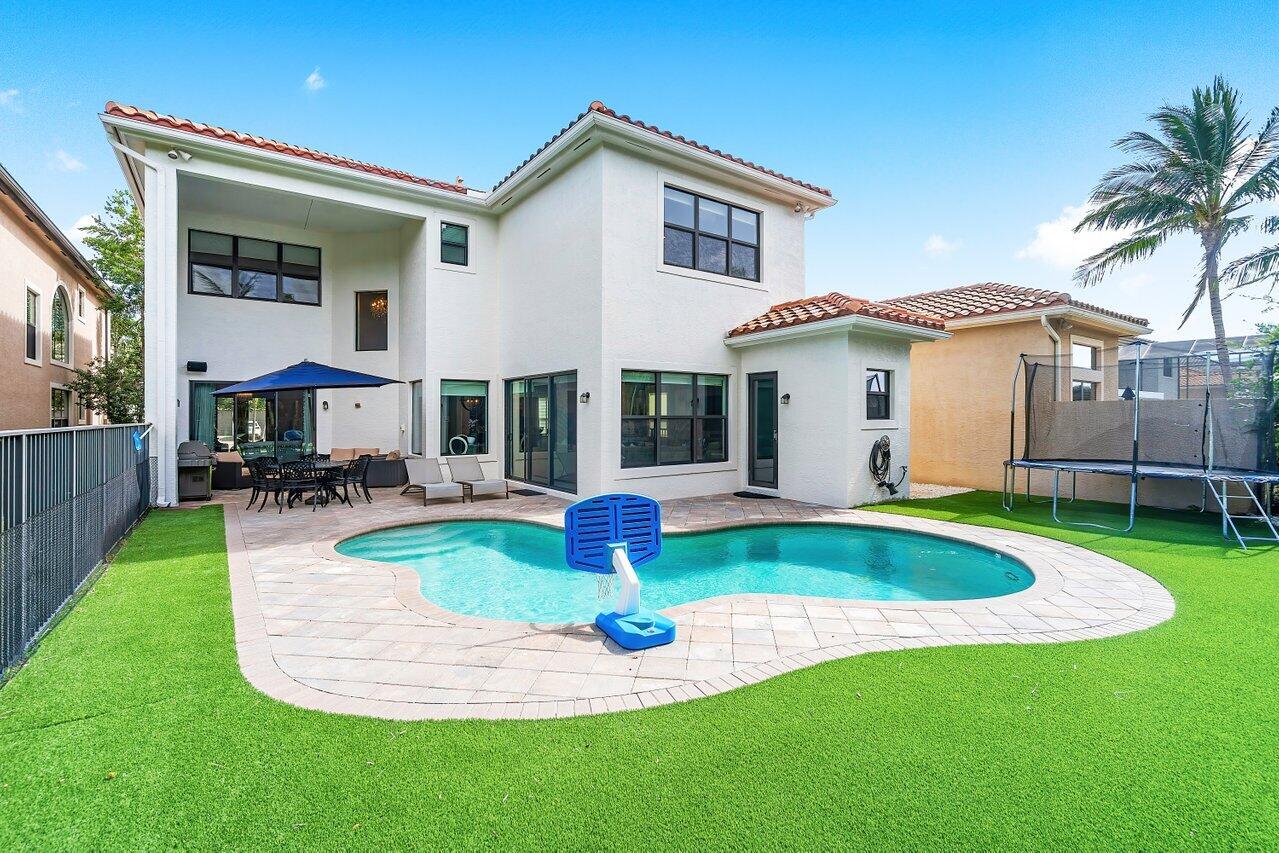 9542 Eden Roc Court