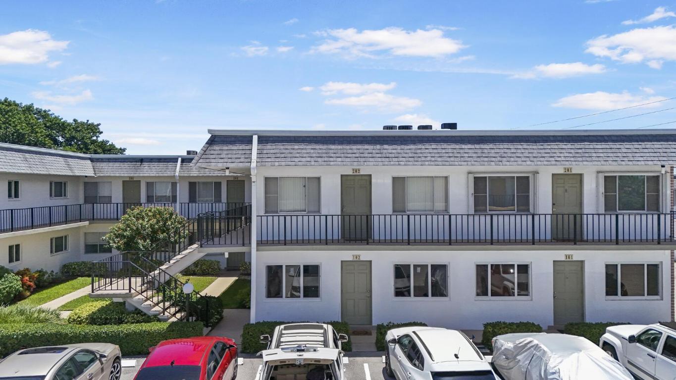 2920 Cynthia Lane 102, Lake Worth Beach Unit: 102