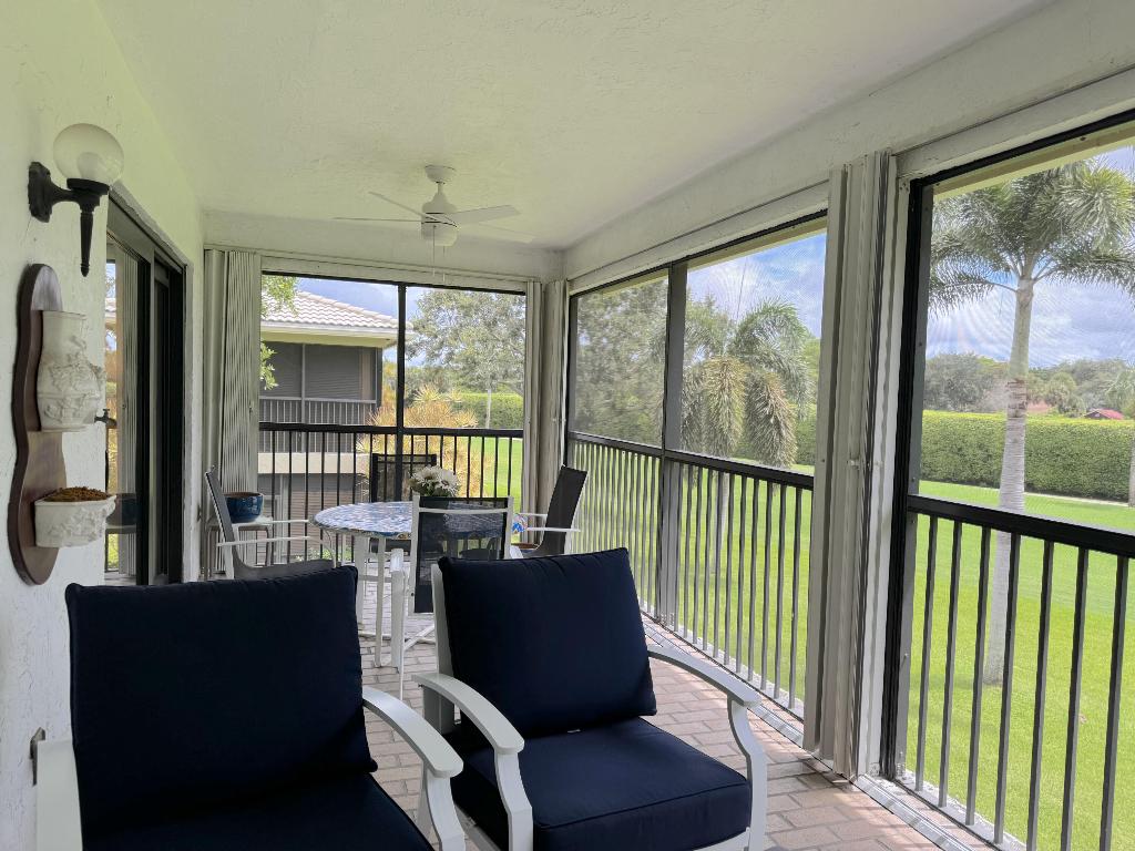 9 Stratford Drive E B