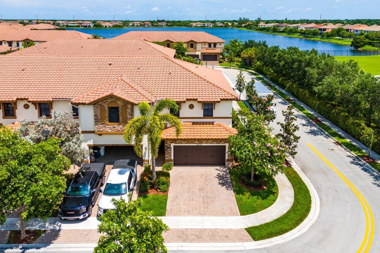 9571 Town Parc Circle S