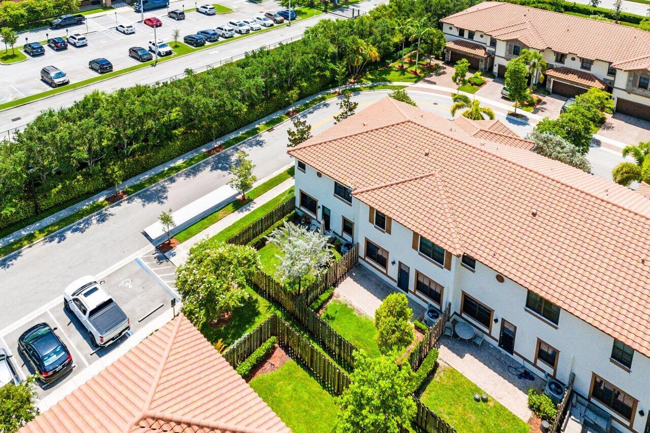 9571 Town Parc Circle S