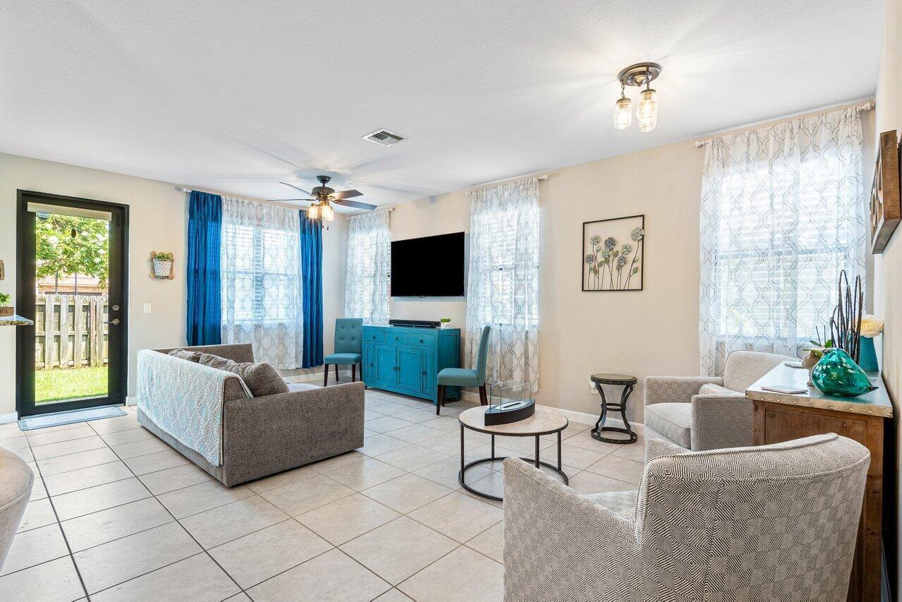 9571 Town Parc Circle S