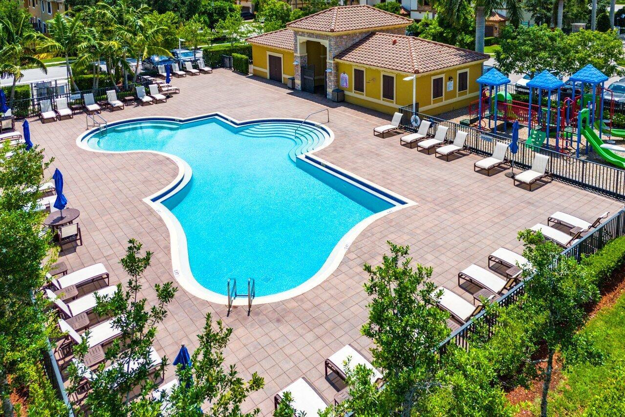 9571 Town Parc Circle S