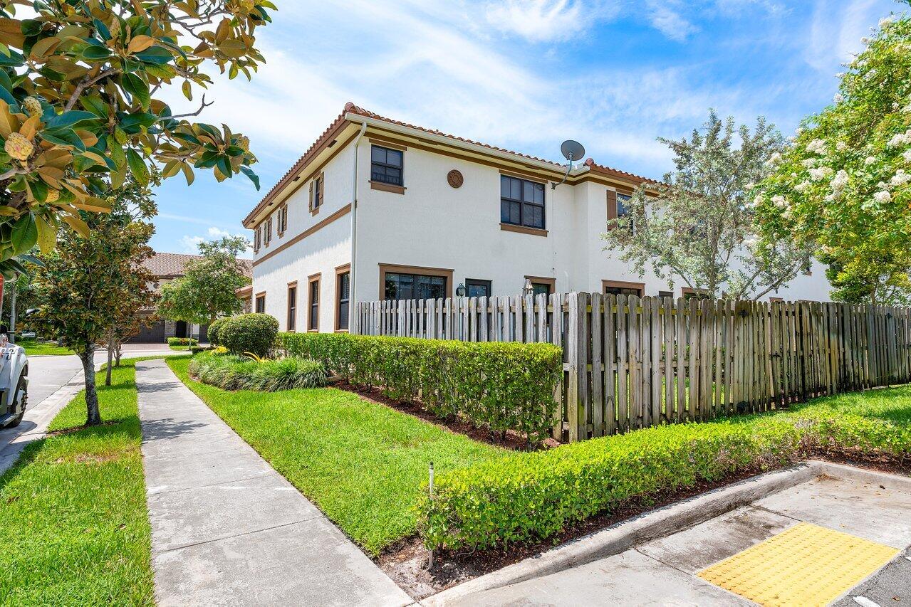 9571 Town Parc Circle S