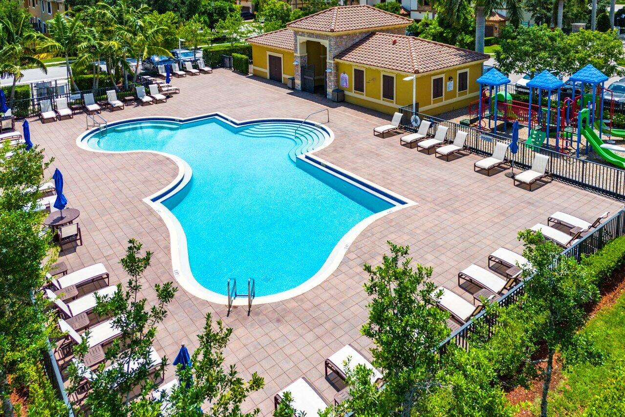 9571 Town Parc Circle S