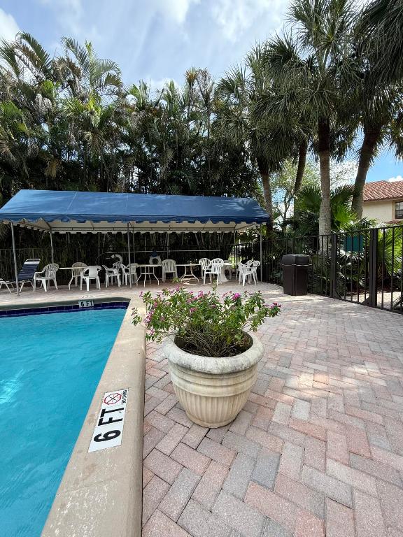 7888 La Mirada Drive, Boca Raton