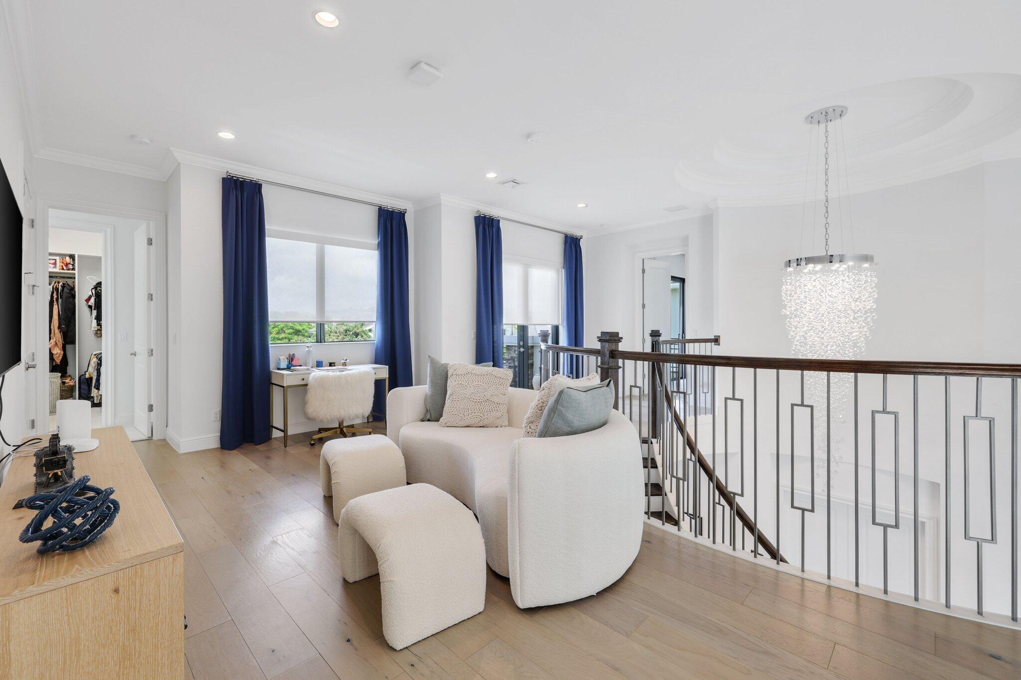 6813 NW 25th Way
