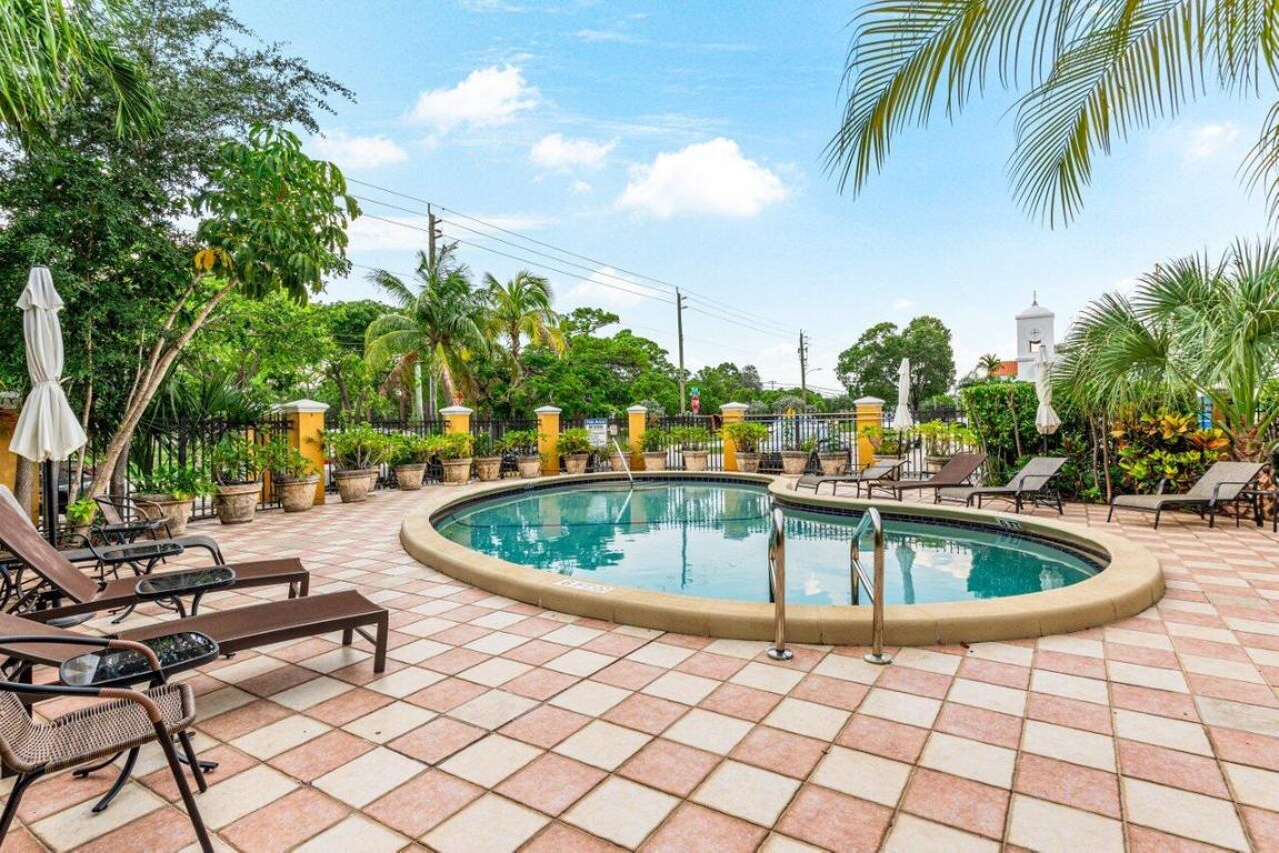 744 NE 14th Avenue 2