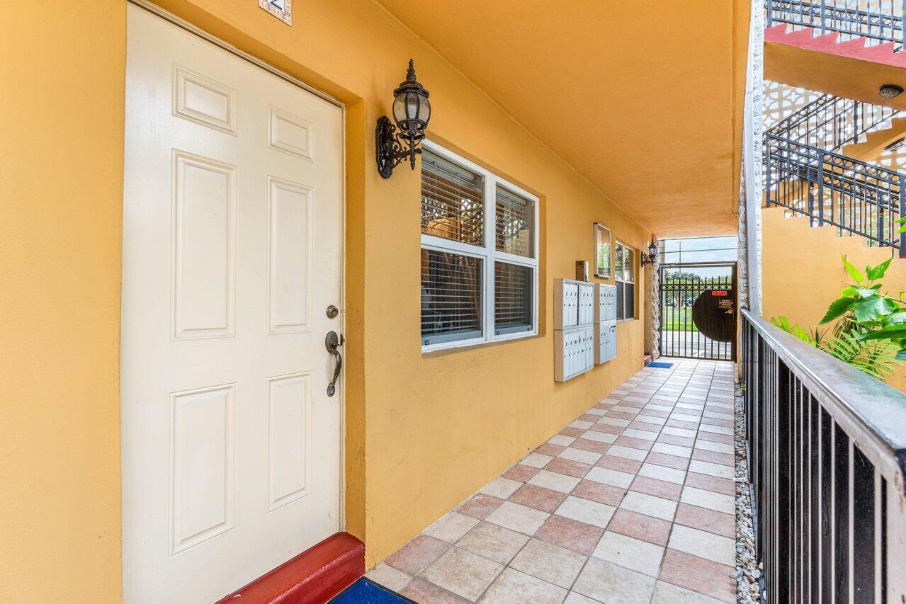 744 NE 14th Avenue 2