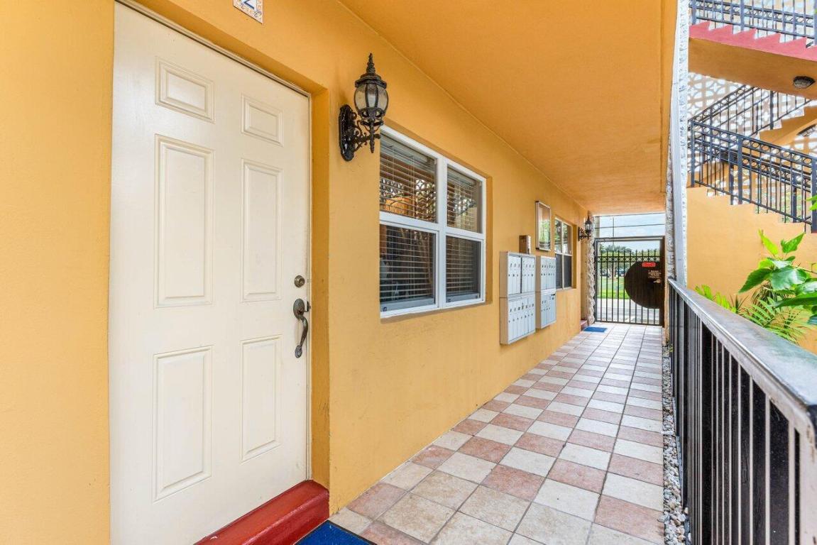 744 NE 14th Avenue 2