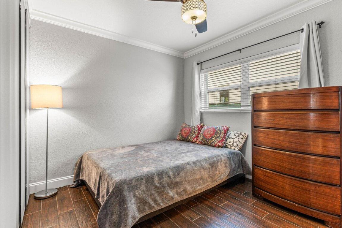 744 NE 14th Avenue 2