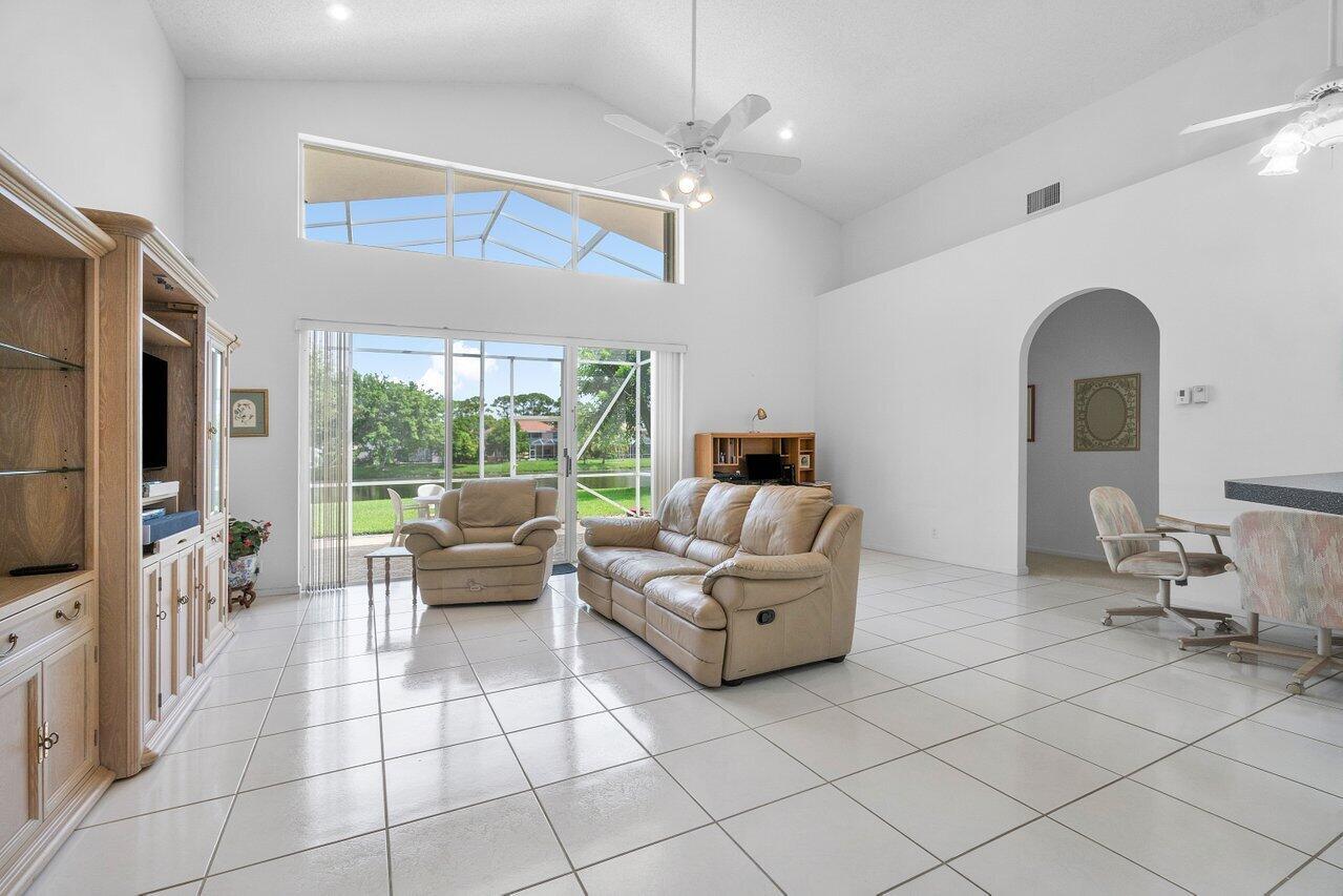 5609 Marseilles Port Lane