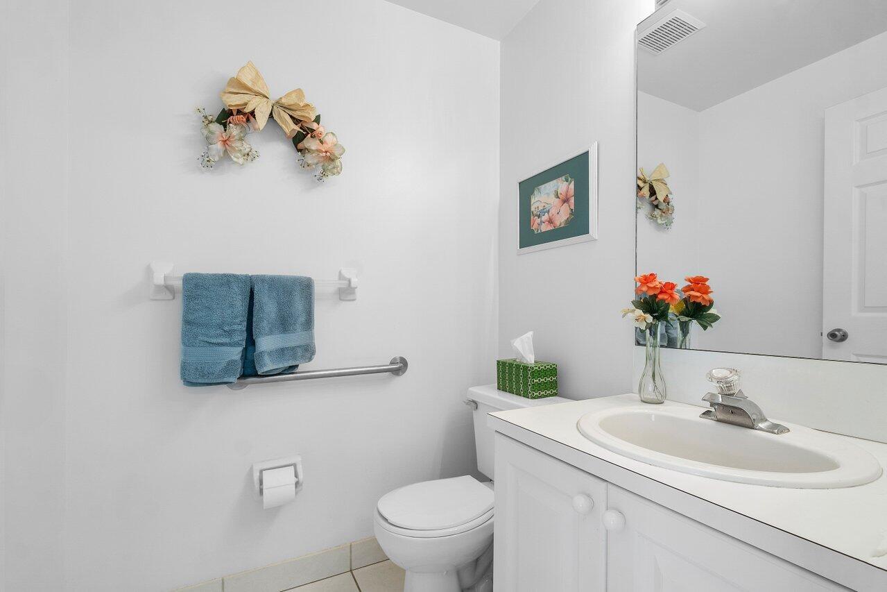 5609 Marseilles Port Lane