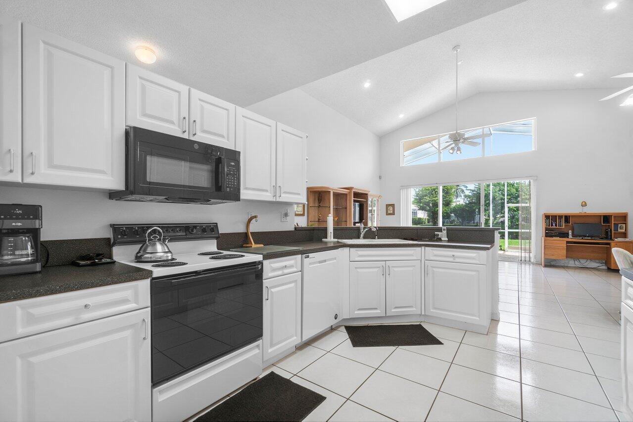 5609 Marseilles Port Lane