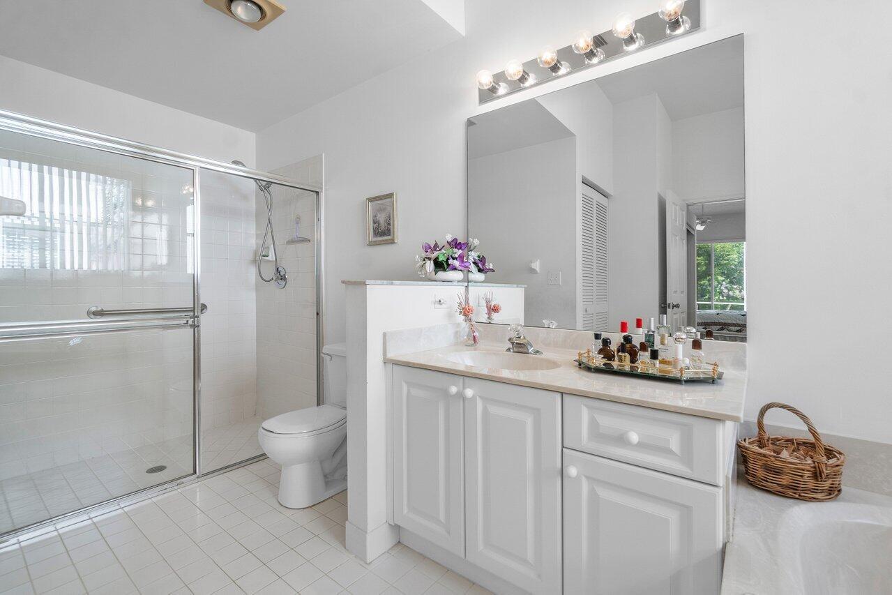 5609 Marseilles Port Lane